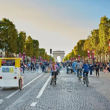 New Classy Studio Near Les Champs-elysees Paris