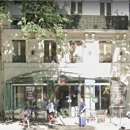New Classy Studio Near Les Champs-elysees Paris