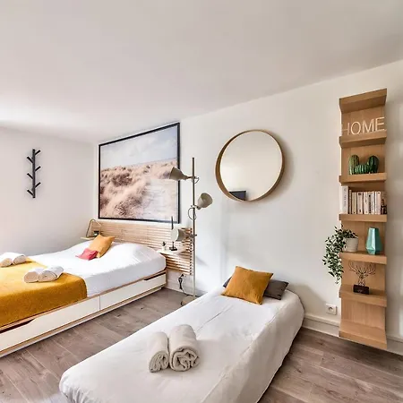 New Classy Studio Near Les Champs-elysees Paris